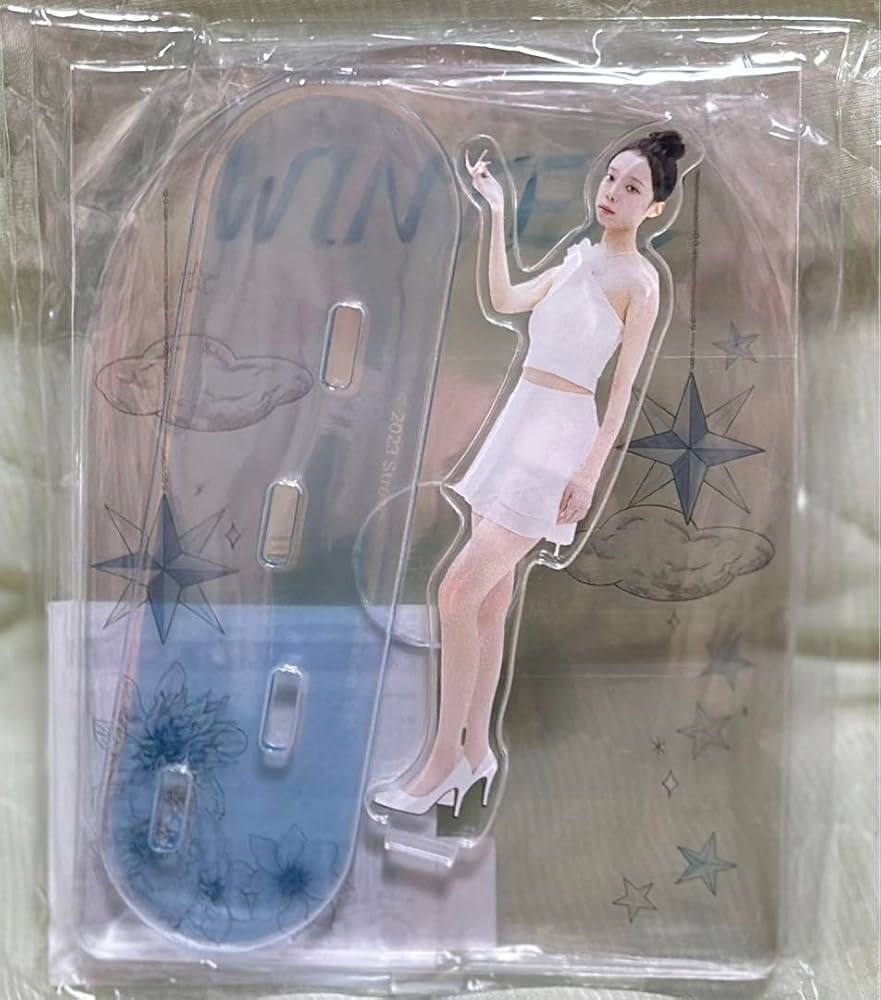 aespa ウィンター　アクスタ　グッズ　セット Amazon.co.jp: aespa ウィンター アクリルスタンド フォトカード